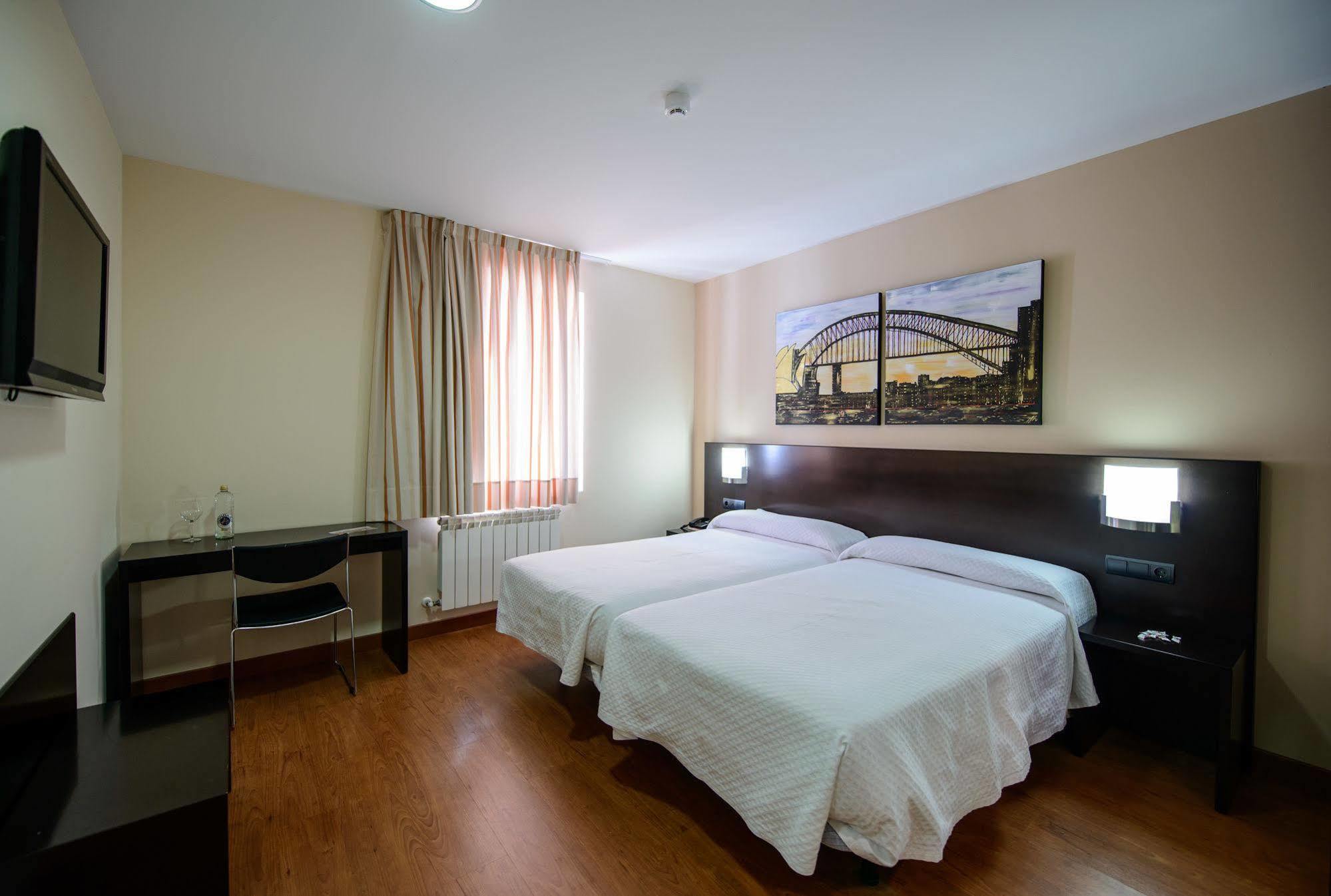 Hotel El Paso Honroso Hospital de Órbigo Exteriör bild