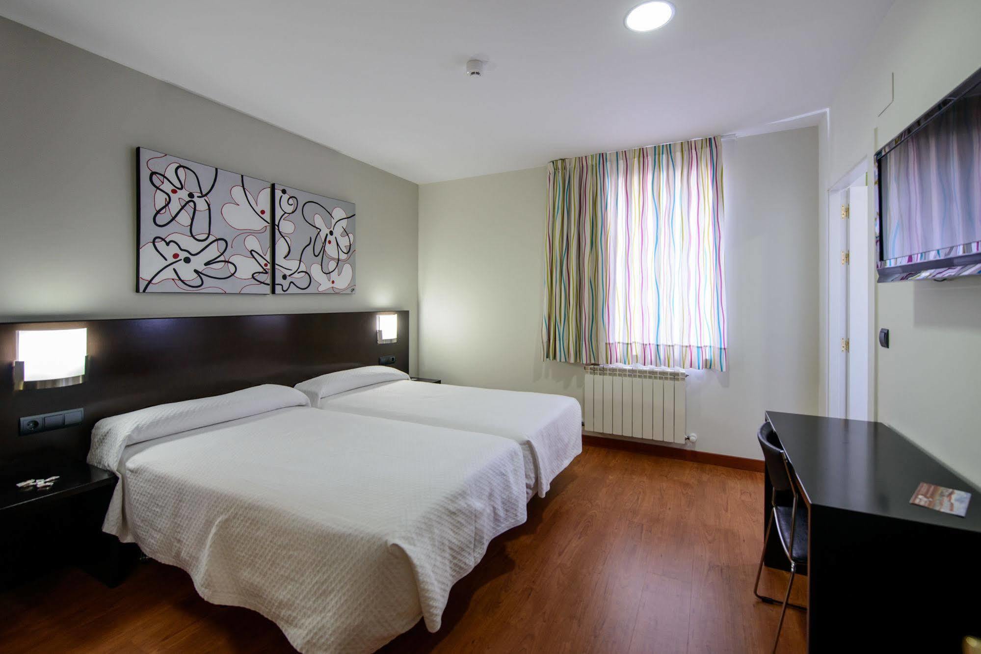 Hotel El Paso Honroso Hospital de Órbigo Exteriör bild