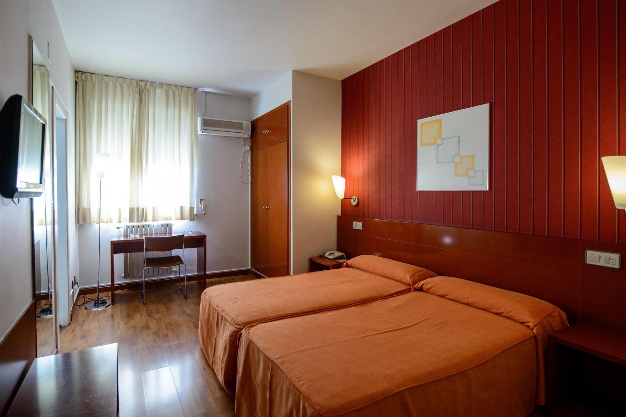 Hotel El Paso Honroso Hospital de Órbigo Exteriör bild